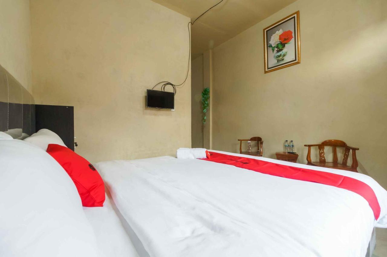 Reddoorz Near Bukit Kubu Berastagi Hotel Exterior photo